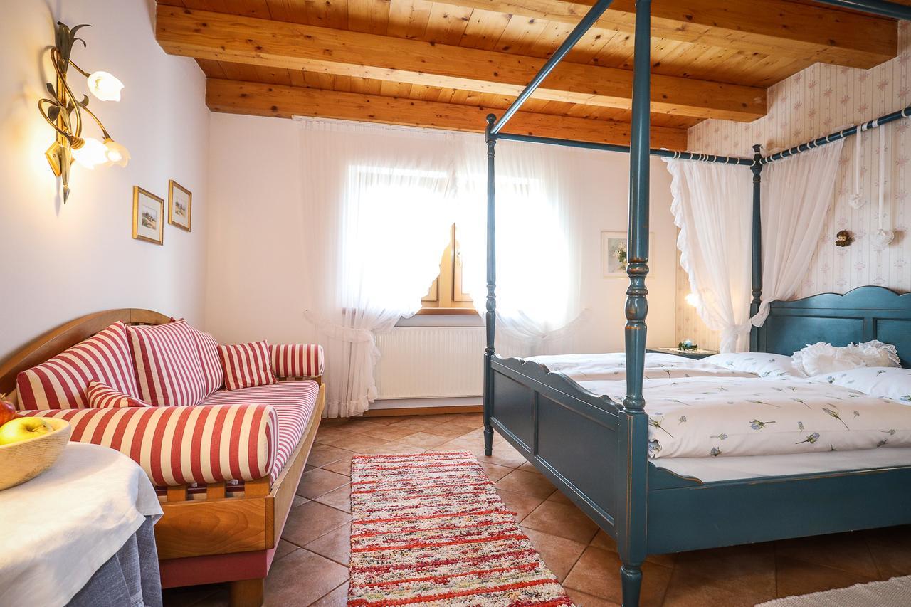 Putzenhof Hotell Laives Exteriör bild